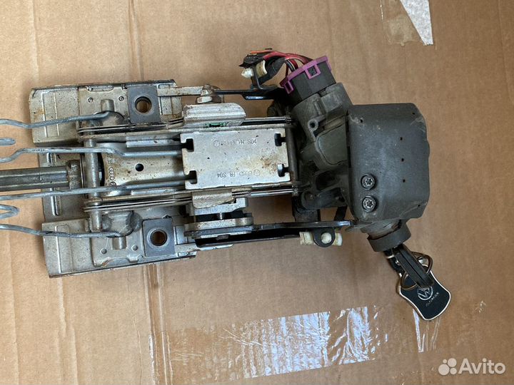 Volkswagen Boro рулевая колонка,замок зажигания