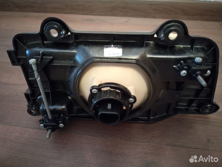 Фары правая/левая Kia Sportage 0K01151020L/R