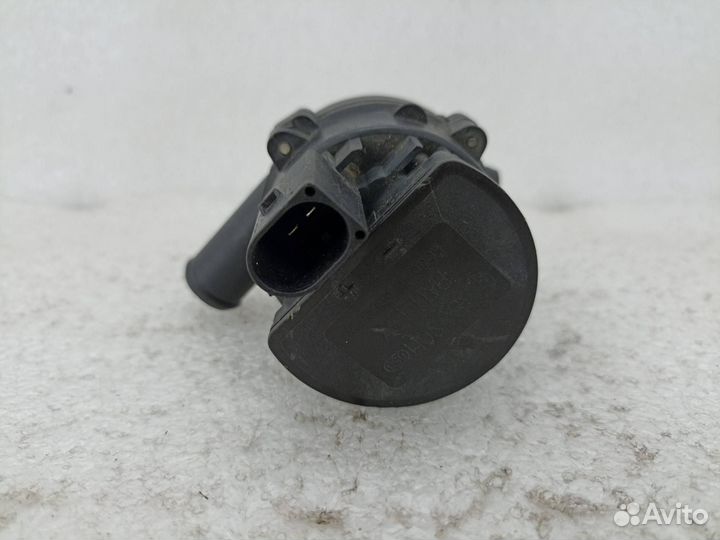 Насос антифриза дополнительный Mercedes-Benz