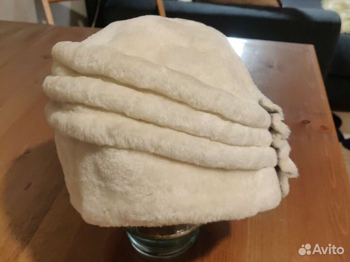 Шапка женская мутоновая