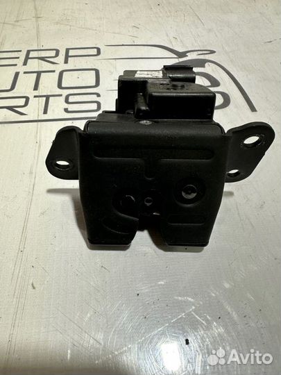 Замок крышки багажника Kia Ceed ED G4FA 2010