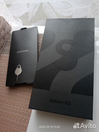 Samsung Galaxy S22, 8/128 ГБ