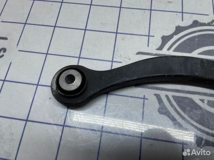 Рычаг подвески верхний задний правый Mercedes-Benz
