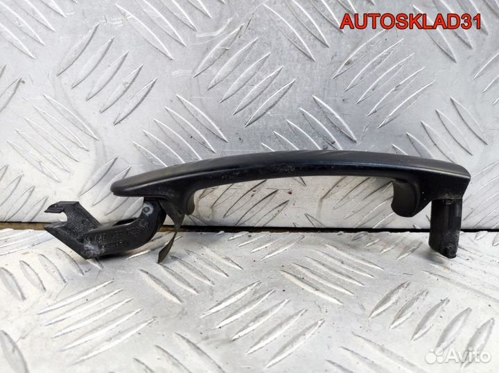 Ручка двери наружная Volkswagen Golf 5 3B0837207