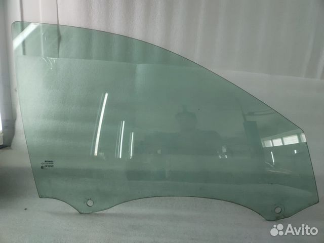 Стекло двери переднее правое Laguna 2