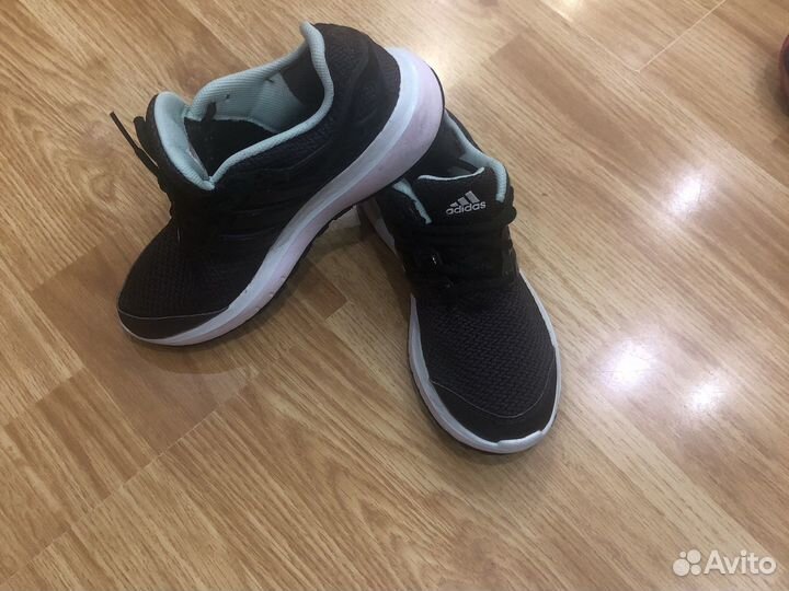 Кроссовки adidas 36 размер