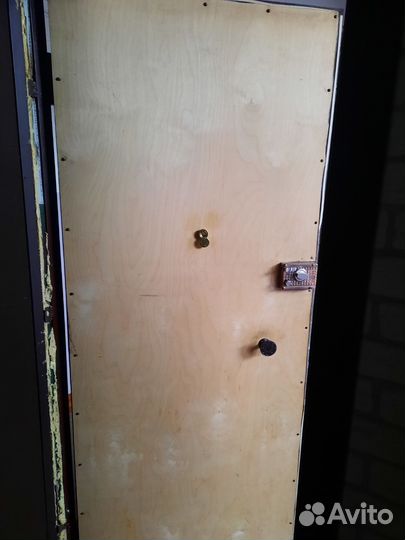 Дверь входная б/у