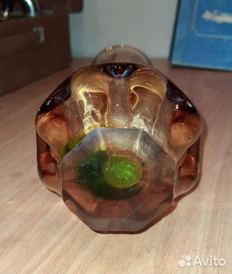 Ваза медовое стекло, СССР, высота 27 см