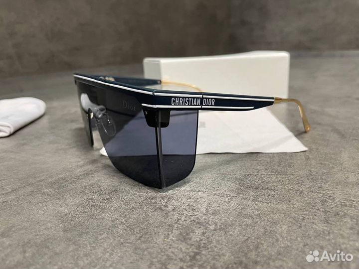 Очки солнцезащитные Dior