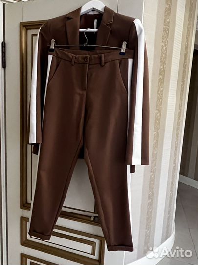 Брючный костюм женский