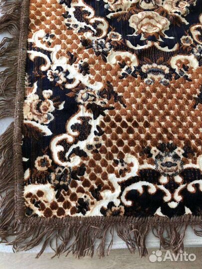 Пледы на кровать и на кресло, за оба