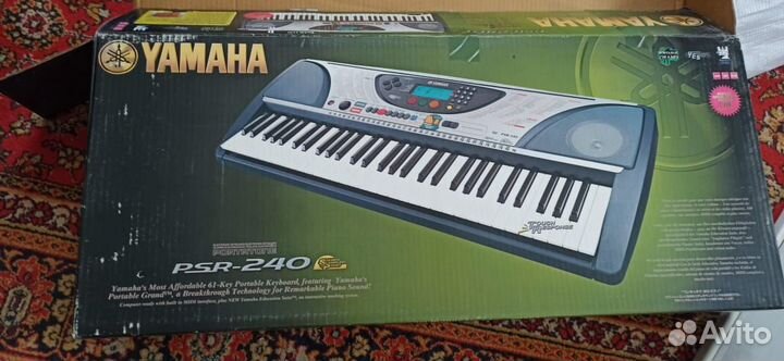 Продаю синтезатор Yamaha PSR-240