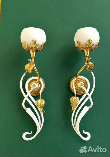 Светильник кованый настенный