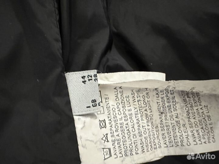 Пуховик Pinko 44 размер белый с черной подкладкой