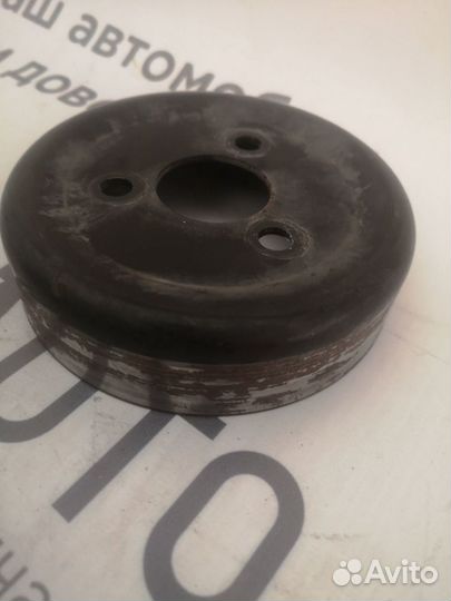 Шкив помпы на mazda GH 6 L327-15-131