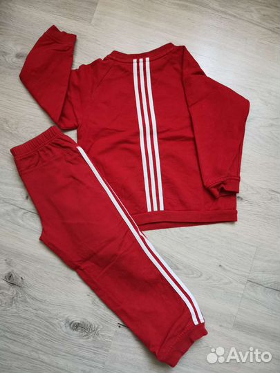 Спортивный костюм