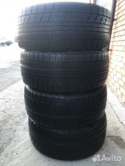 Bridgestone Blizzak VRX 245/40 R18 93S