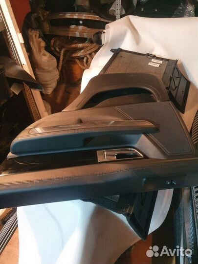 Обшивка двери задней правой audi A8 D4