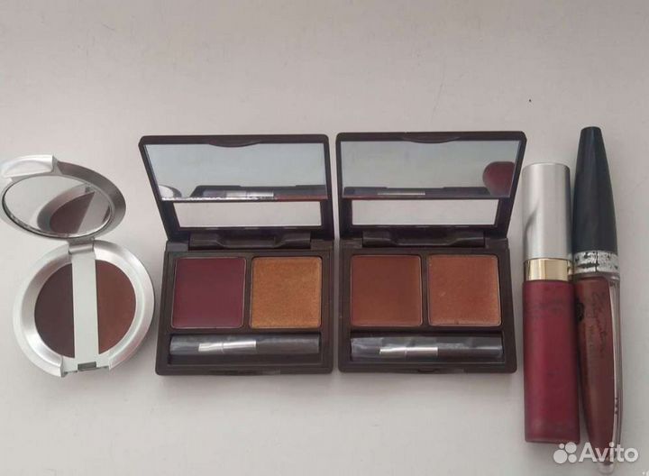 Помада Mary Kay