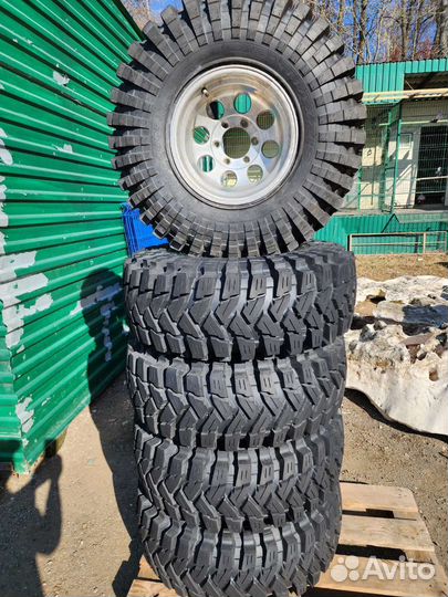 Maxxis M8060 Trepador 12.5/35 R15