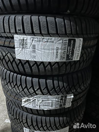 Kumho WinterCraft WP72 255/35 R21 98W