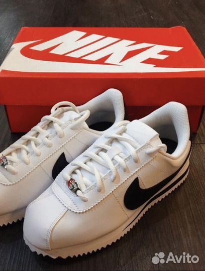 Кроссовки новые nike cortez