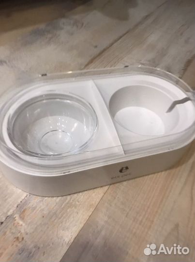 Двойная подставка для мисок с поилкой