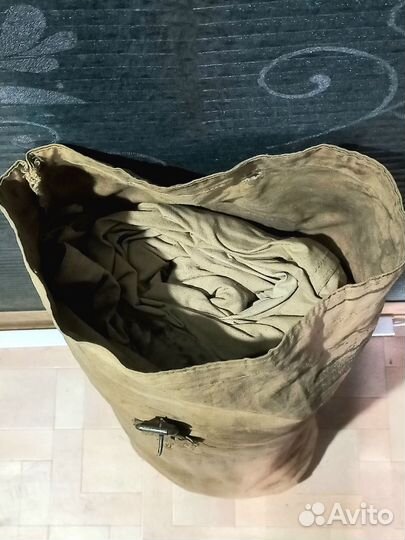 Кот в мешке,возможно палатка