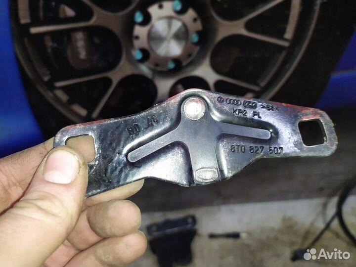 Замок багажника в сборе Audi A4, A5, A6, A8