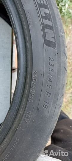 Michelin Primacy 4 235/45 R18 98W