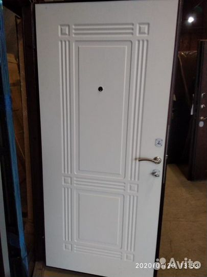 Двери входные установка в подарок