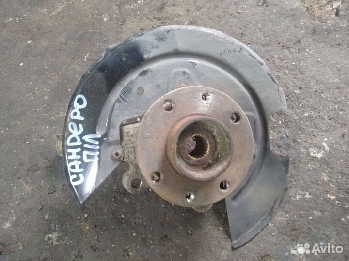 Передний левый кулак Рено Сандеро