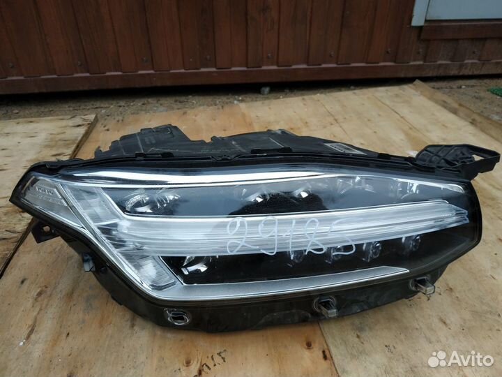 Volvo XC90 с 2015 фара передняя LED