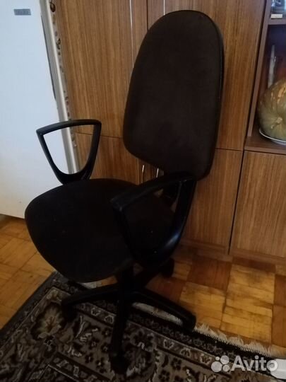 Офисный стул 