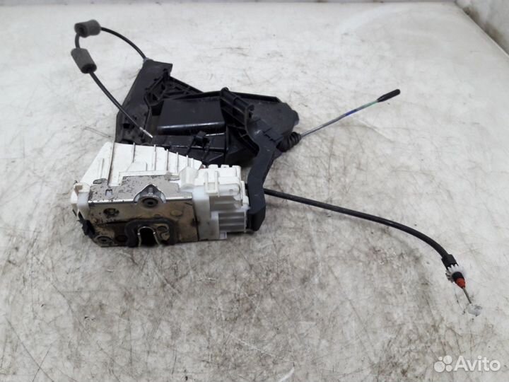 Замок двери задней левый Mercedes X164 A1647301735