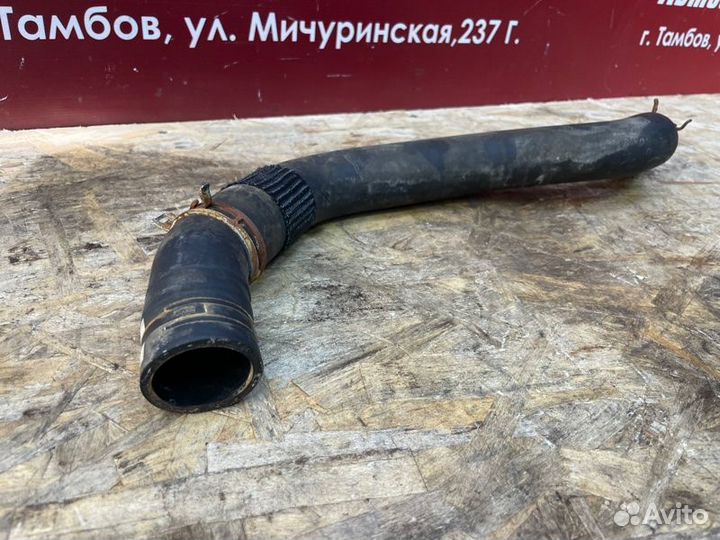 Патрубок радиатора Renault Sandero Stepway