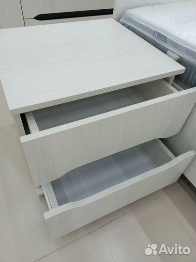 Тумба прикроватная