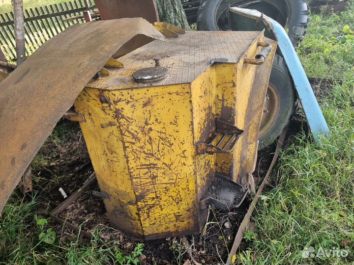 Бак на трактор Кировец
