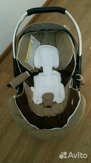 Автомобильное кресло