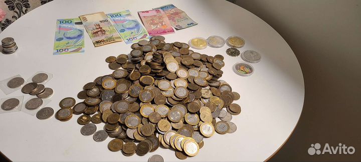 Юбилейные монеты, банкноты