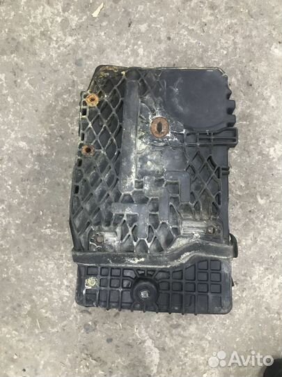 Подставка под аккумулятор Freelander 2