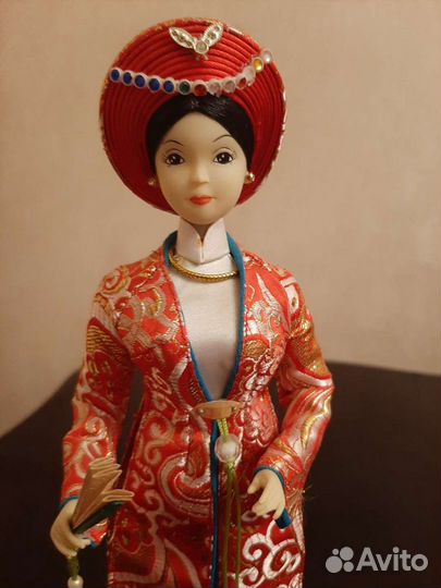 Статуэтка девушки в национальном вьетнамском костю