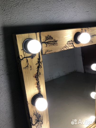 Зеркало с подсветкой настольное