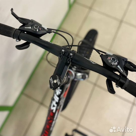 Велосипед горный Черный-красный