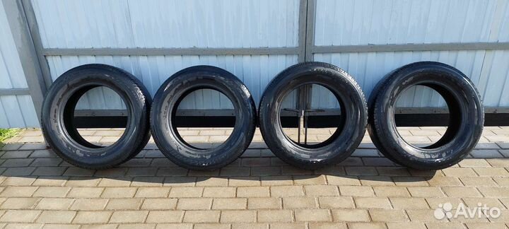 Bridgestone Dueler H/P Sport 215/65 R16