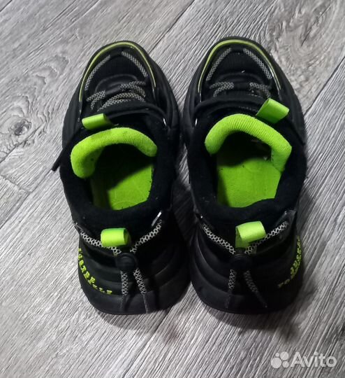 Кроссовки для девочки