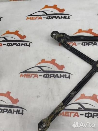 Крепление запасного колеса заднее Citroen Berlingo