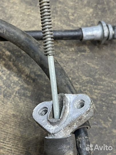 Трос стояночного тормоза Toyota Camry 40