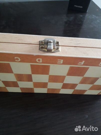 Шахматная доска деревянная