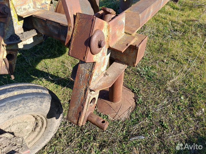 Плуг Югжелдормаш ПЛН-8-40, 2003